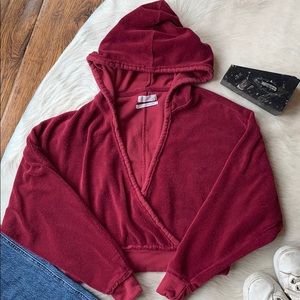 URBAN OUTFITTERS: Wine Color Cropped Sweatshirt